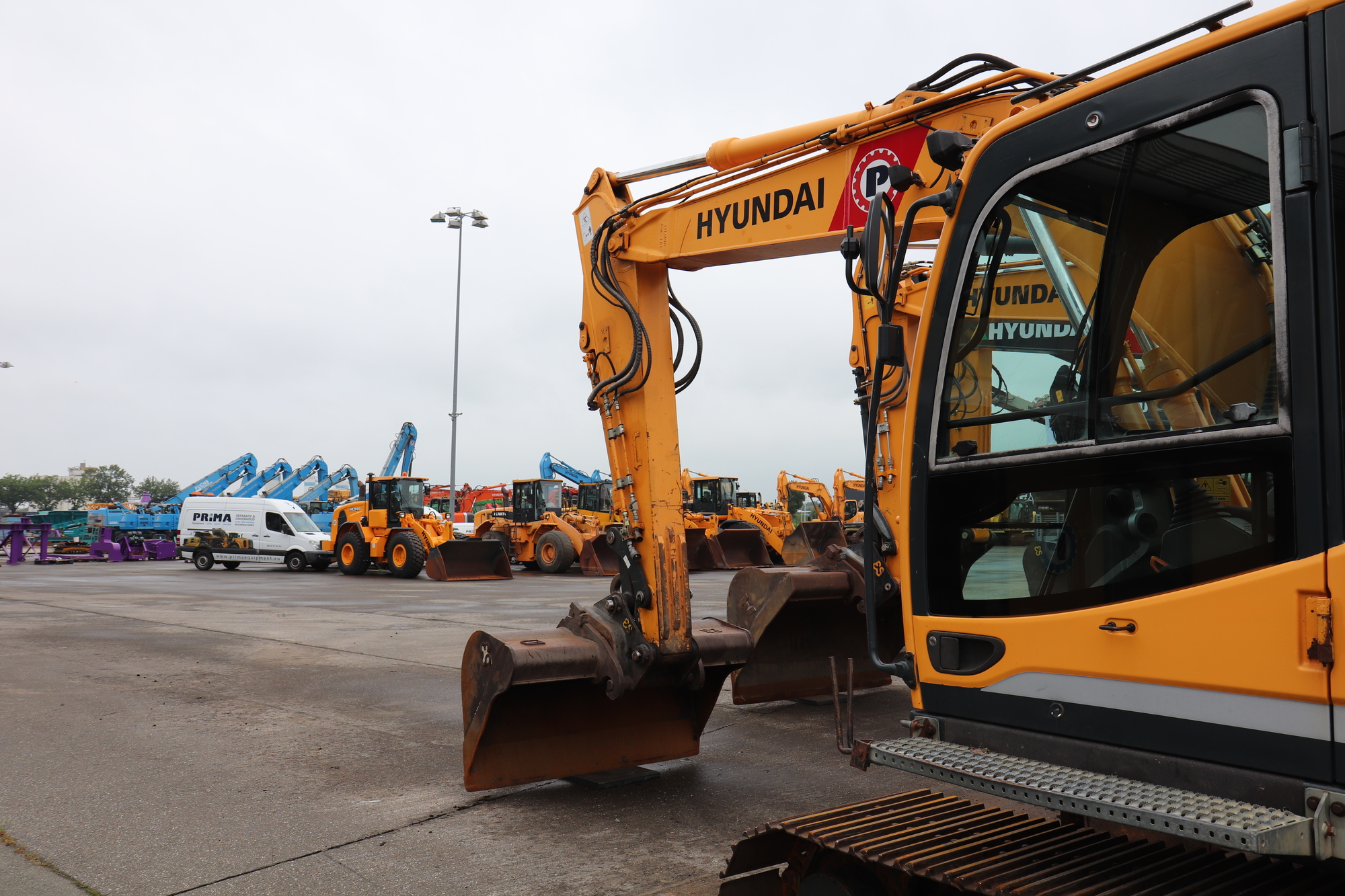 PRIMA Equipment B.V. - Engins de chantier undefined: photos 7