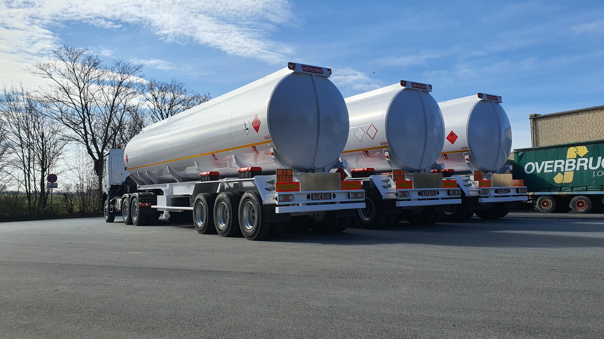 Sievering Nutzfahrzeuge GmbH - Camions undefined: photos 1