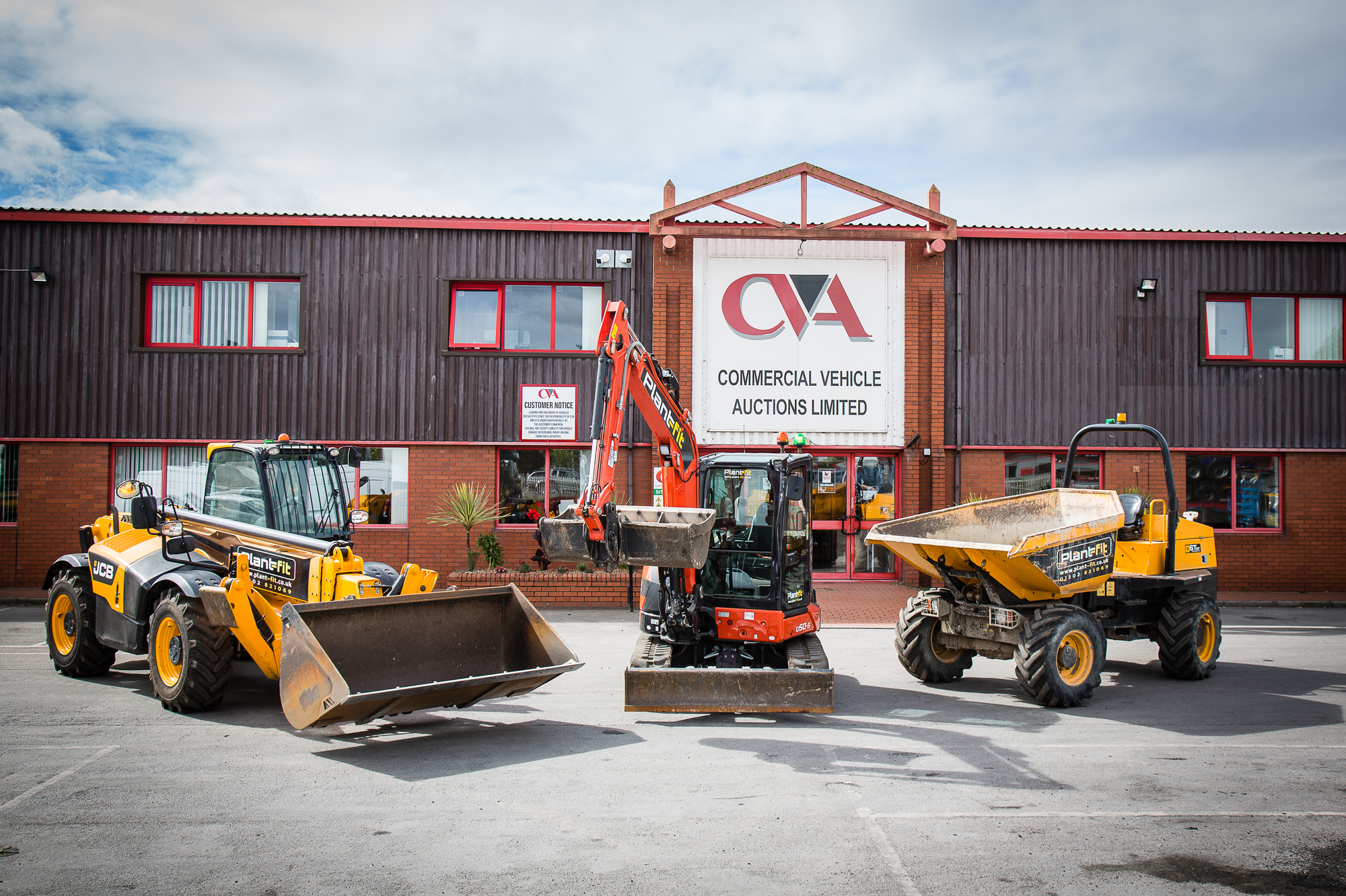 COMMERCIAL VEHICLE AUCTIONS LIMITED - Véhicules utilitaires FORD Transit - Année: 2016, diesel undefined: photos 3