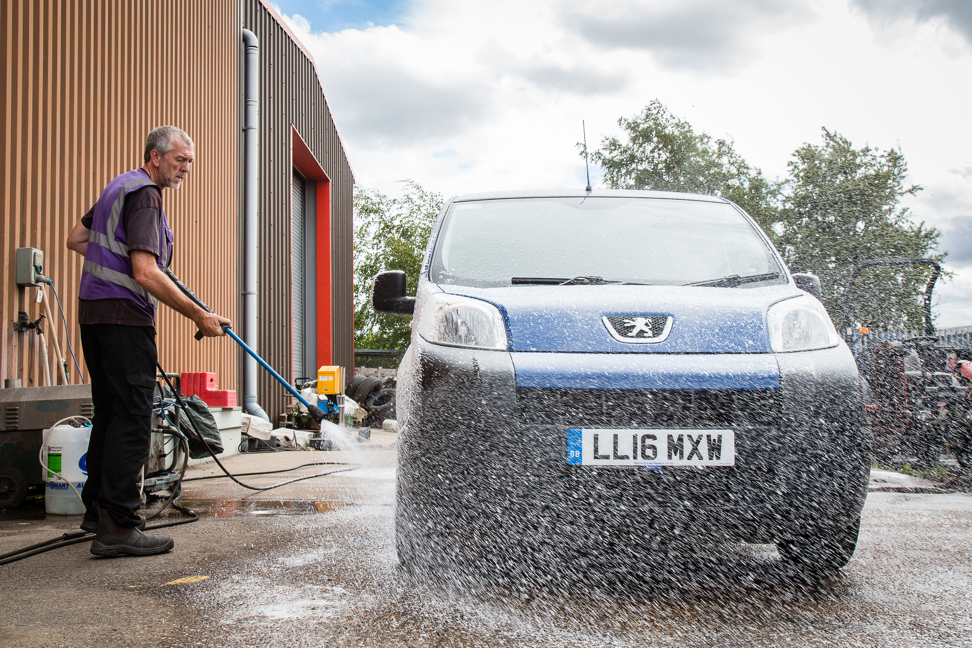 COMMERCIAL VEHICLE AUCTIONS LIMITED - Véhicules utilitaires FORD Transit - Année: 2016, diesel undefined: photos 6