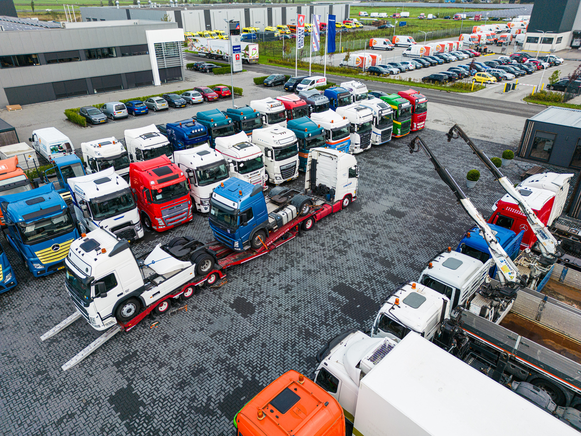 LVS Used TRUCKS - Annonce de vente undefined: photos 3