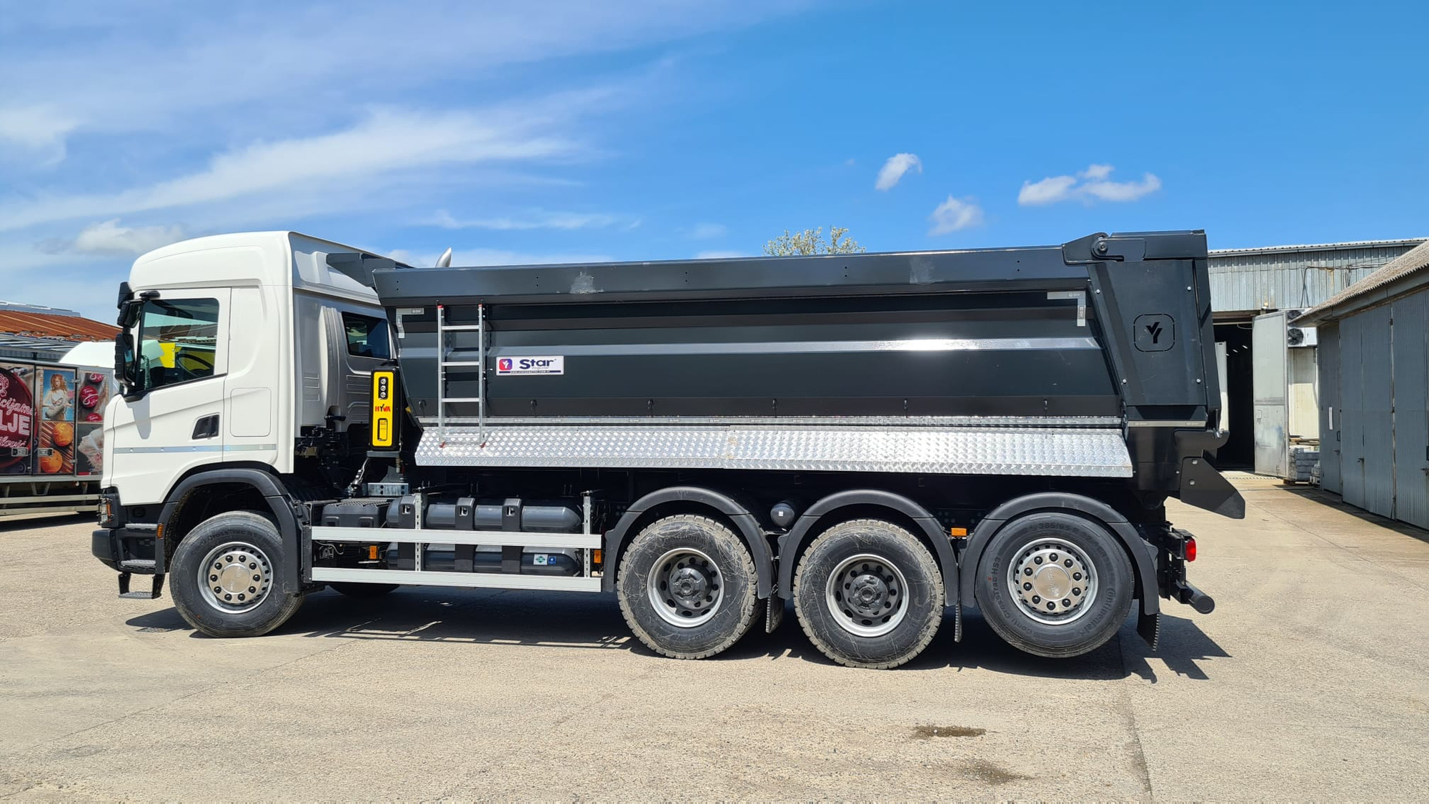 STAR YAGCILAR undefined: photos 33