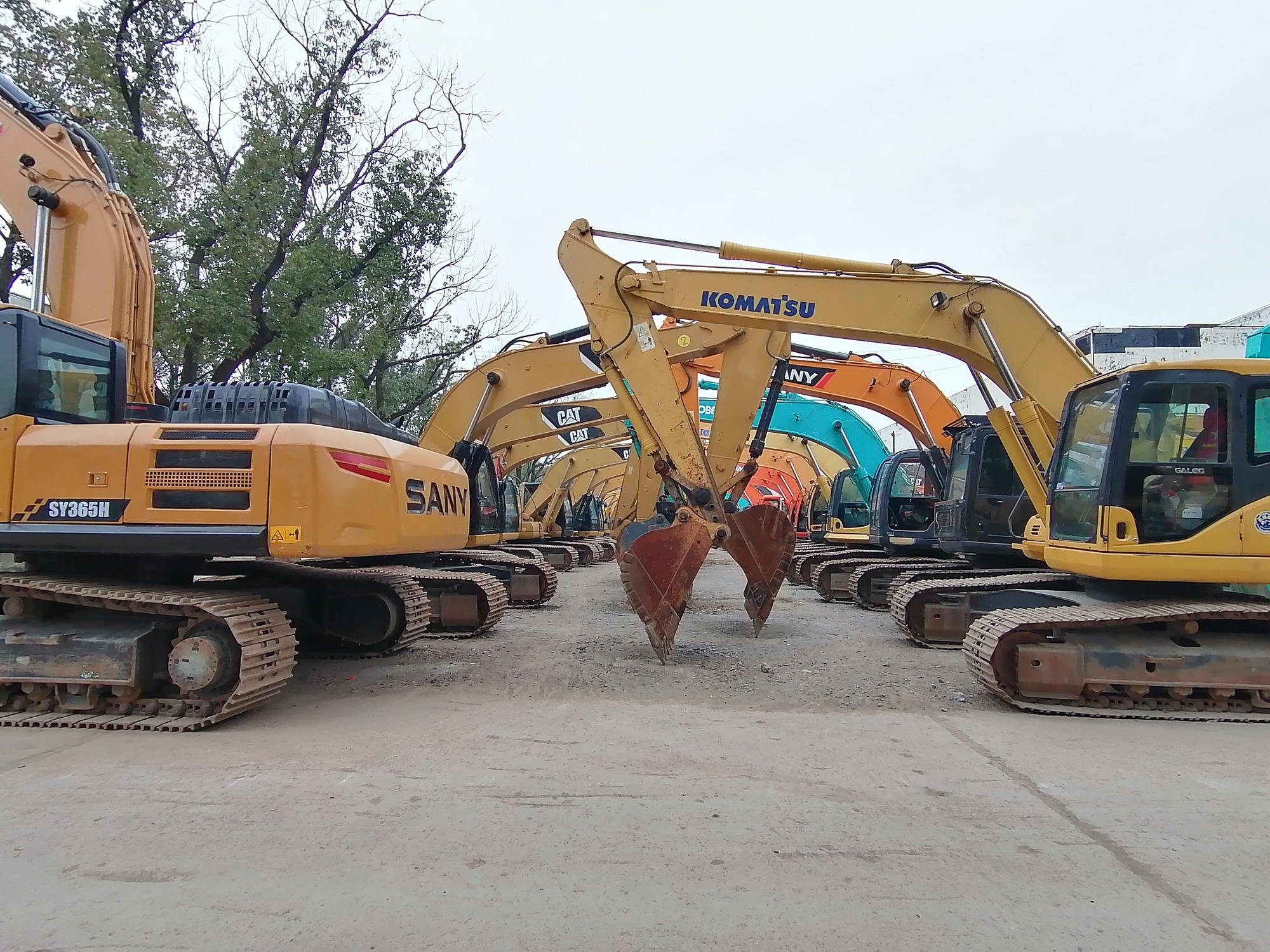 Qingdao Higher Weight Trade Co. LTD - Camions SINOTRUK undefined: photos 6