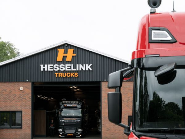 Hesselink Trucks B.V. - Camions - Année: 2021 undefined: photos 1