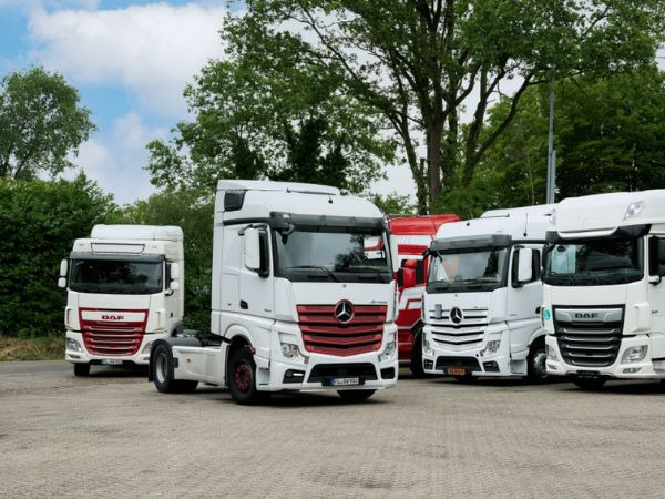 Hesselink Trucks B.V. - Camions - Année: 2021 undefined: photos 2