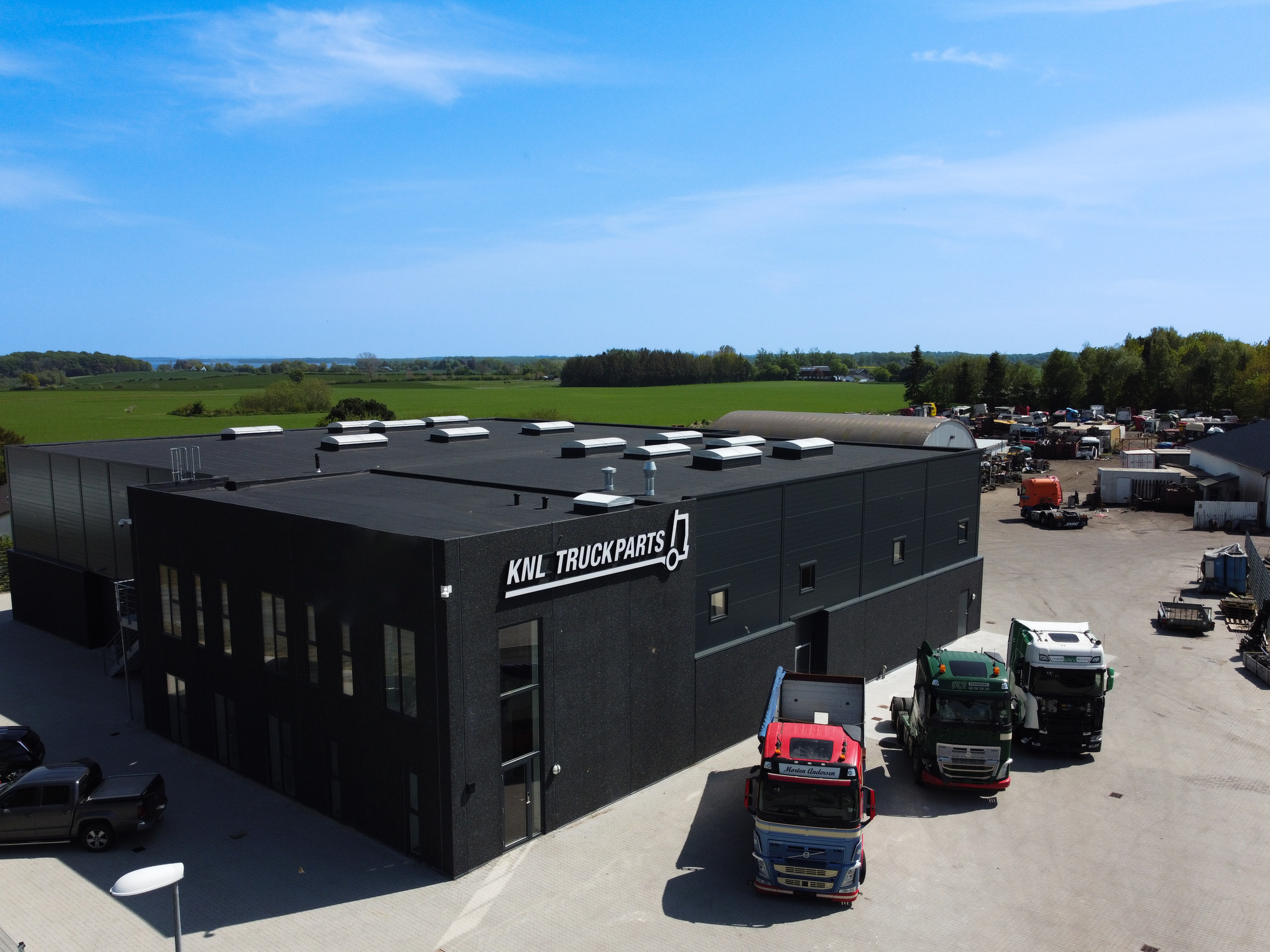 KNL TRUCKPARTS ApS - Autres matériels MERCEDES-BENZ undefined: photos 1