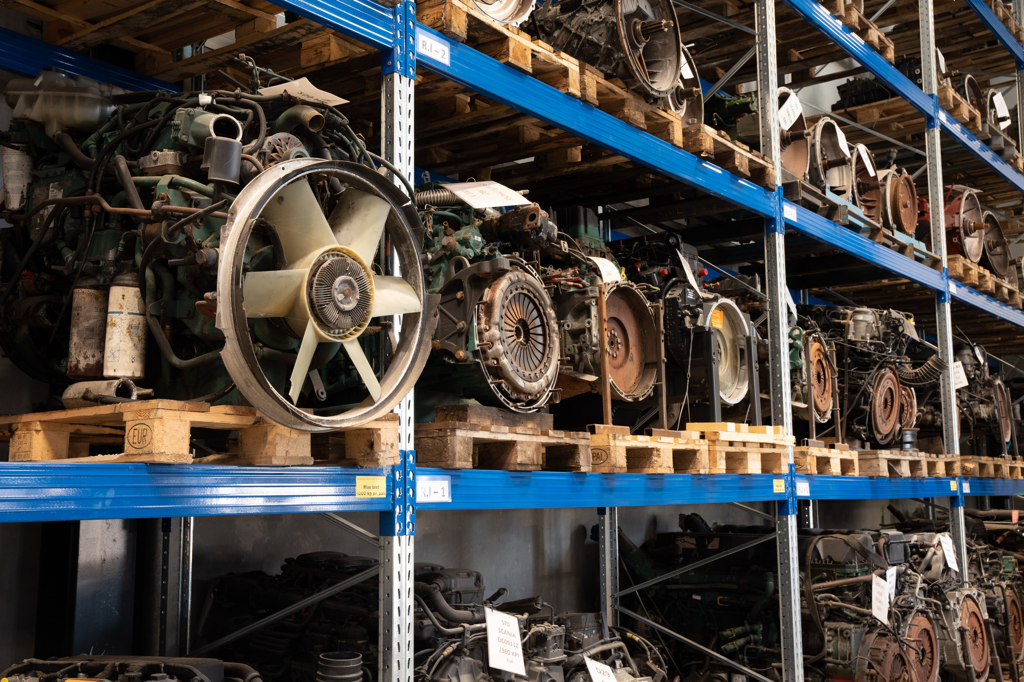 KNL TRUCKPARTS ApS - Autres matériels MERCEDES-BENZ undefined: photos 7
