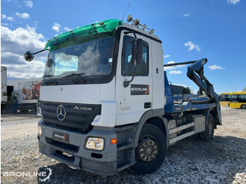Camion multibenne MERCEDES-BENZ Actros 1832