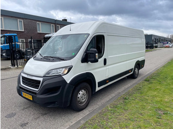 Fourgon utilitaire PEUGEOT Boxer