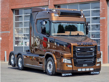 Tracteur routier SCANIA