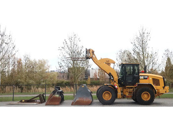 Chargeuse sur pneus CATERPILLAR 938M