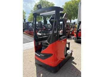 Chariot à mât rétractable LINDE R