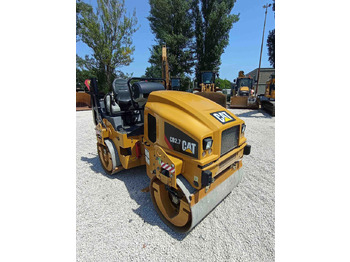 Compacteur Caterpillar CB2.7: photos 5