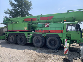Grue mobile LIEBHERR LTM 1090/2