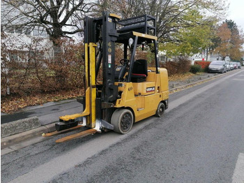 Chariot élévateur à gaz CATERPILLAR GC