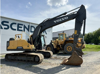 Pelle sur chenille VOLVO EC220EL