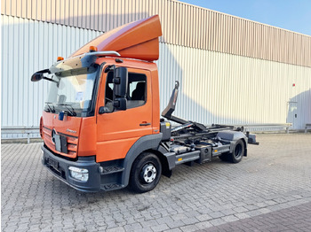 Camion ampliroll MERCEDES-BENZ Atego 824
