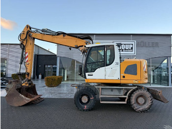 Pelle sur pneus LIEBHERR A 918