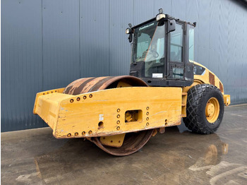 Compacteur CATERPILLAR