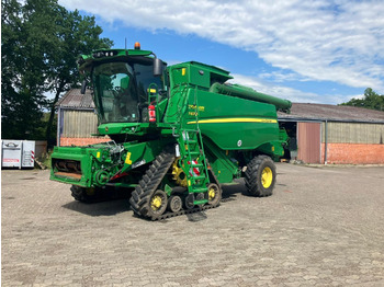 Moissonneuse-batteuse JOHN DEERE T670