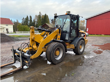 Chargeuse sur pneus CATERPILLAR 906H