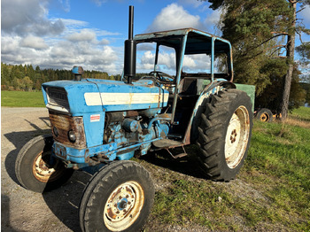 Tracteur agricole FORD