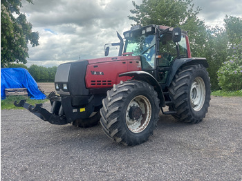 Tracteur agricole VALTRA 8000