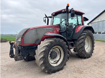 Tracteur agricole VALTRA T160
