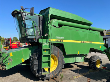 Moissonneuse-batteuse JOHN DEERE 2256