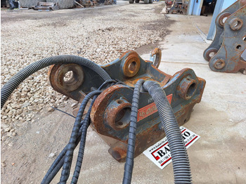 Attache rapide pour Engins de chantier OilQuick hydraulic OQ70/55: photos 5
