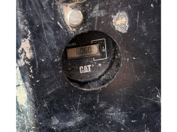 Pelle sur chenille CAT 304DCR: photos 4