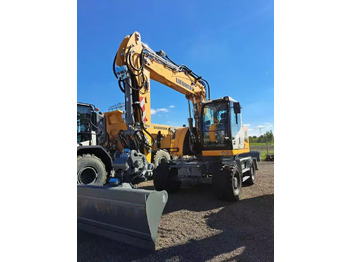 Pelle sur pneus LIEBHERR A 918