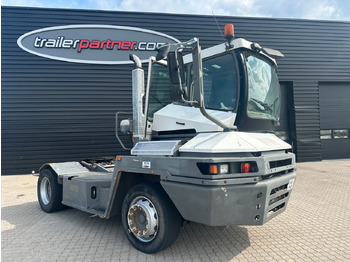 Tracteur portuaire TERBERG