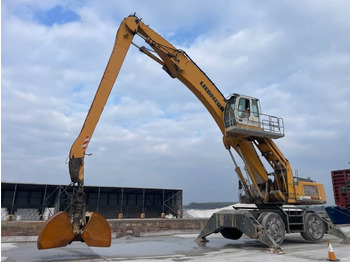 Pelle de manutention LIEBHERR