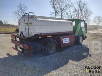 Camion citerne pour transport de carburant MAN 8.136: photos 4