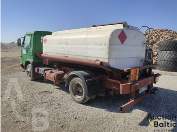 Camion citerne pour transport de carburant MAN 8.136: photos 3