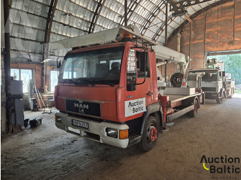 Camion avec nacelle MAN 8.163