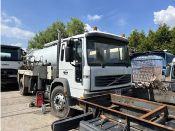 Camion hydrocureur VOLVO FL6