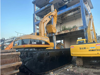 Excavatrice amphibie CATERPILLAR 320C