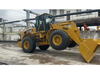 Pelle sur pneus CATERPILLAR 966H