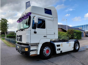 Tracteur routier MAN 19.463