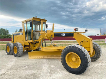 Niveleuse CATERPILLAR 140H