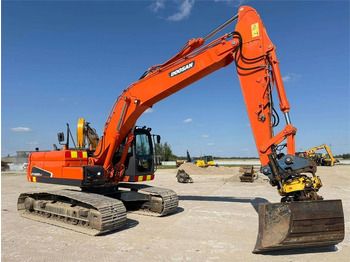 Pelle sur chenille DOOSAN DX225LC