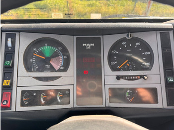 Véhicule utilitaire plateau baché MAN 8.140 4X2 Pritsche Plane Original Km: photos 2 Véhicule utilitaire plateau baché MAN 8.140 4X2 Pritsche Plane Original Km: photos 2