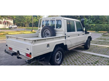 Pick-up Toyota Land Cruiser HZJ79L: photos 3