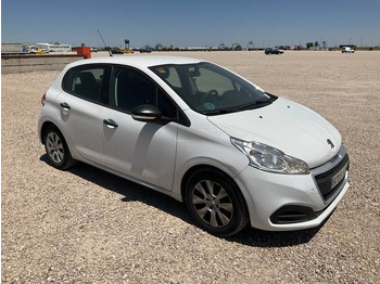 Voiture Peugeot 208: photos 4