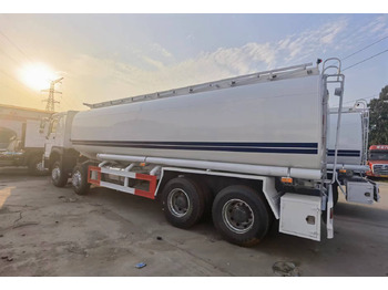 Camion citerne Sinotruk HOWO 8*4 Tank truck: photos 2 Camion citerne Sinotruk HOWO 8*4 Tank truck: photos 2