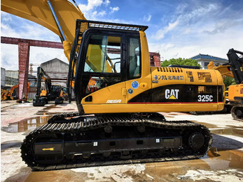 Pelle sur chenille CATERPILLAR 325C
