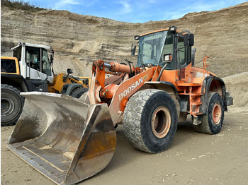 Chargeuse sur pneus DOOSAN DL300