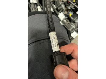 Câble/ Fil pour Camion neuf Nowy Przewód Do Komputera Sterownika Silnika BOSCH , MANITOU MLT 5463119100: photos 2 Câble/ Fil pour Camion neuf Nowy Przewód Do Komputera Sterownika Silnika BOSCH , MANITOU MLT 5463119100: photos 2